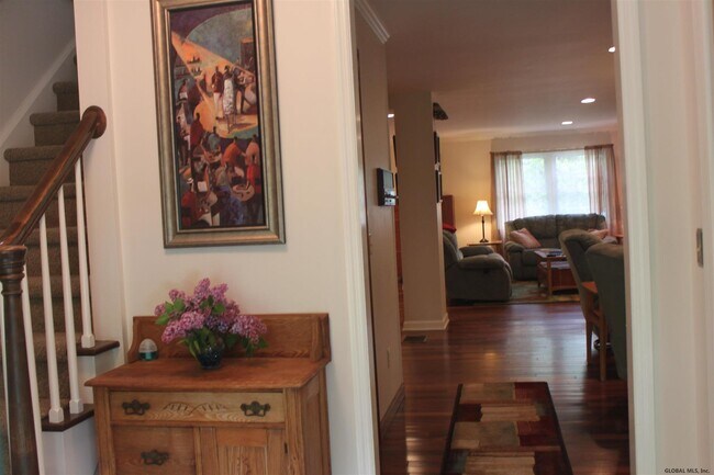 Foto del edificio - 1 Woodcrest Dr