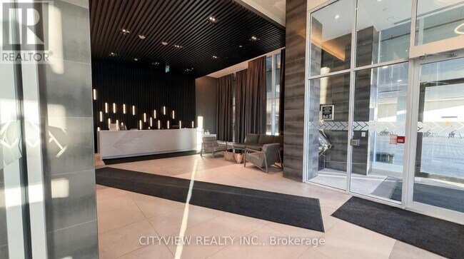 Photo du bâtiment - 2489 Taunton Rd