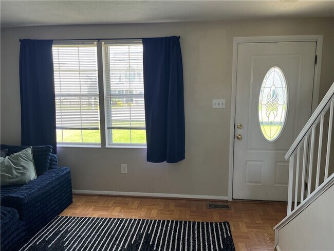 Foto del edificio - 3000 Ridge Rd