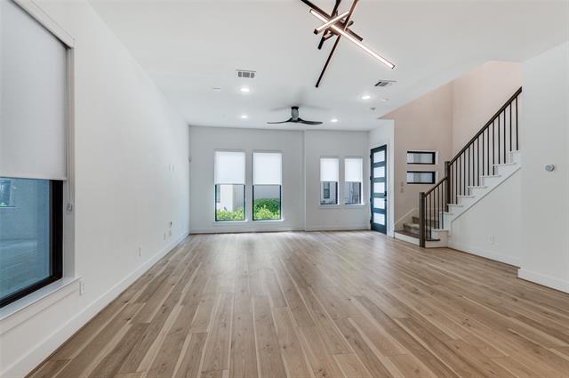 Foto del edificio - 6132 Preserve Dr