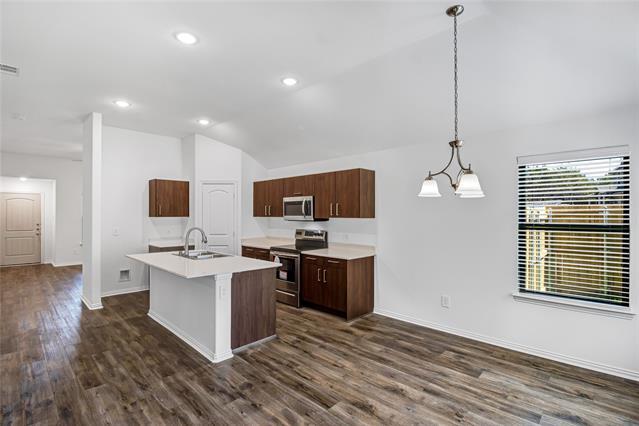 Building Photo - 407 Knl Pnes Dr