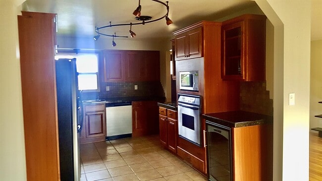 Foto del edificio - 13806 NE Fremont Ct