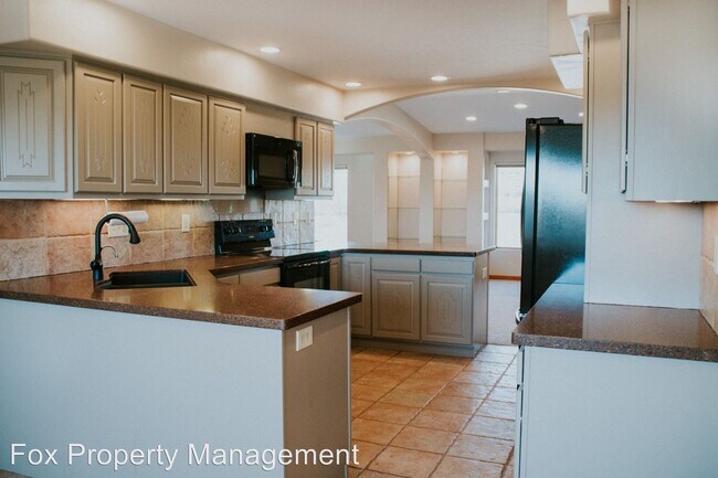 Building Photo - 4 br, 2.5 bath House - 9995 Carbon Road