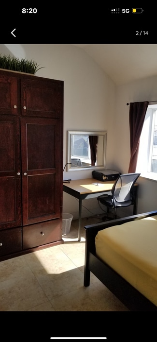 Building Photo - 2421 Hunter St