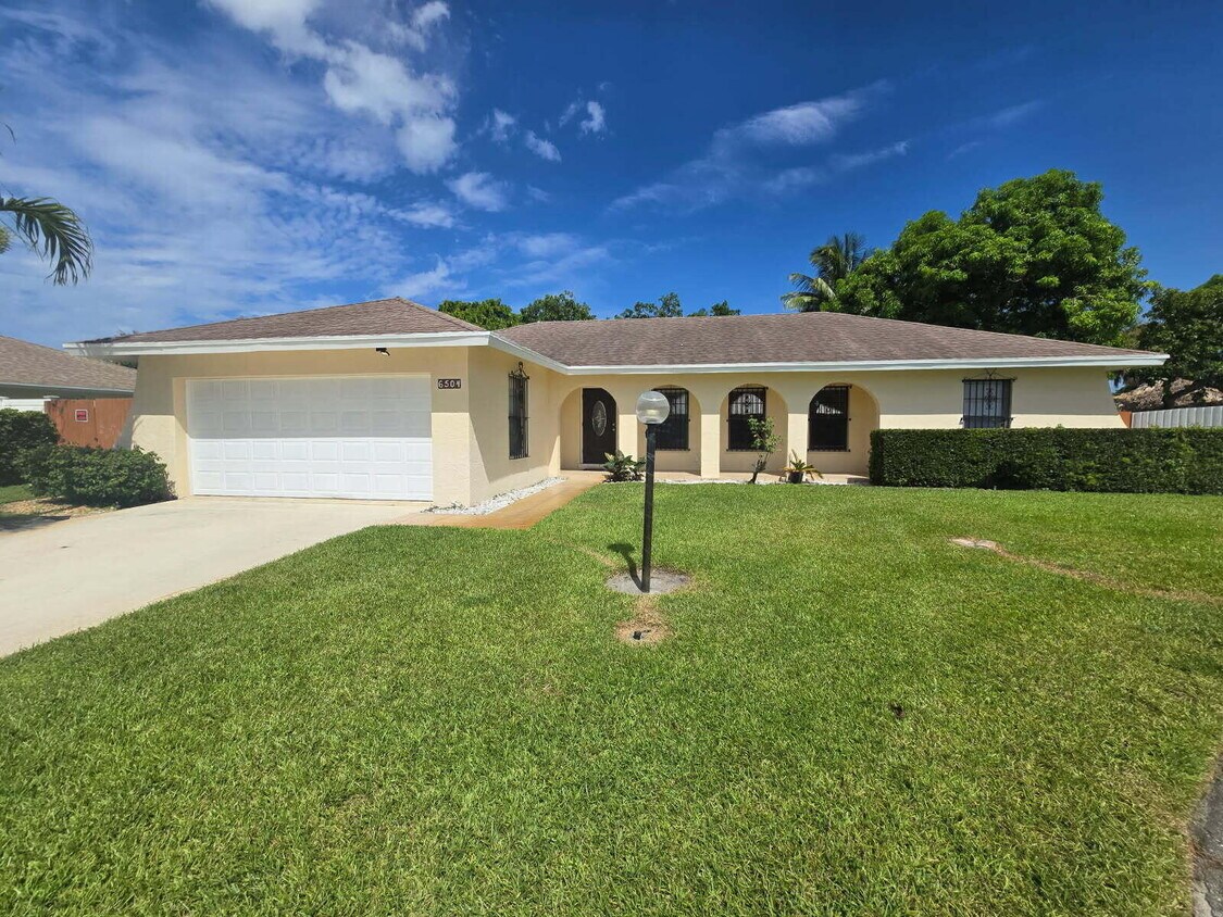 Foto principal - 6504 Heather Way