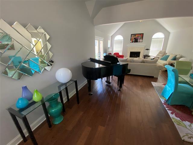 Foto del edificio - 5909 Mockingbird Ln