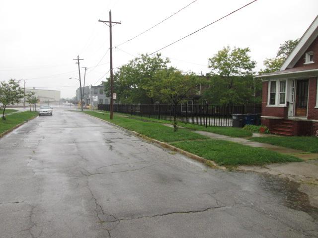 Building Photo - 706 Chicago St