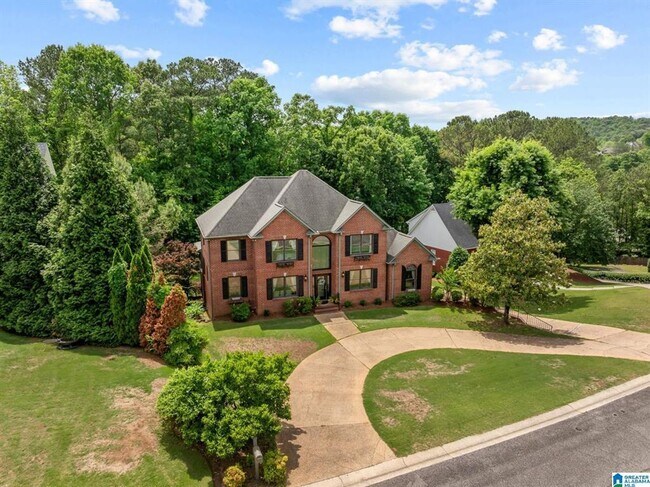 Foto del edificio - Spacious Hoover Home Ready For August Move In