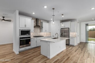 Building Photo - 6949 W Buckhorn Trail