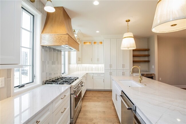 Building Photo - 4111 S Champions Dr