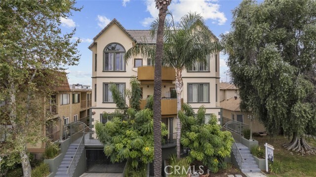 Building Photo - 231 E Burbank Blvd