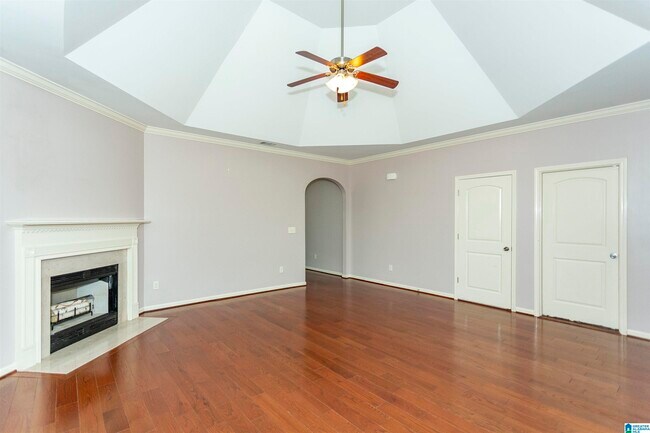 Building Photo - 4350 Sierra Dr
