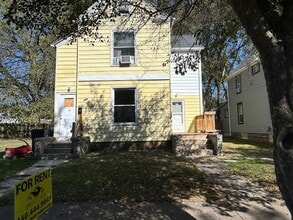 Building Photo - 229 Gates Ave