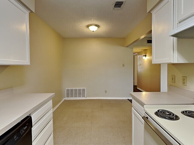 Foto del edificio - 836 White Rock St