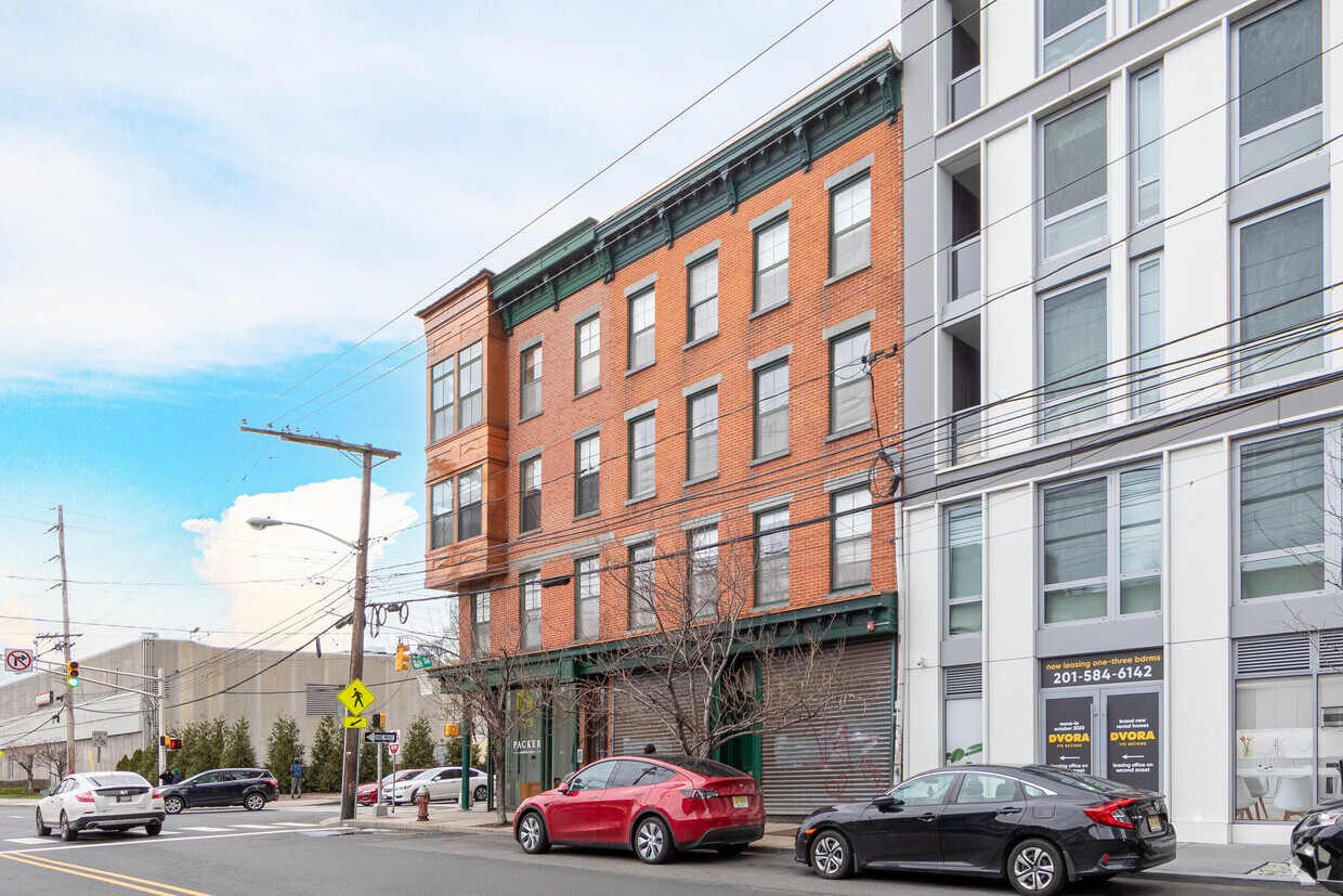 Building Photo - Olde Hudson Brownstone Condos