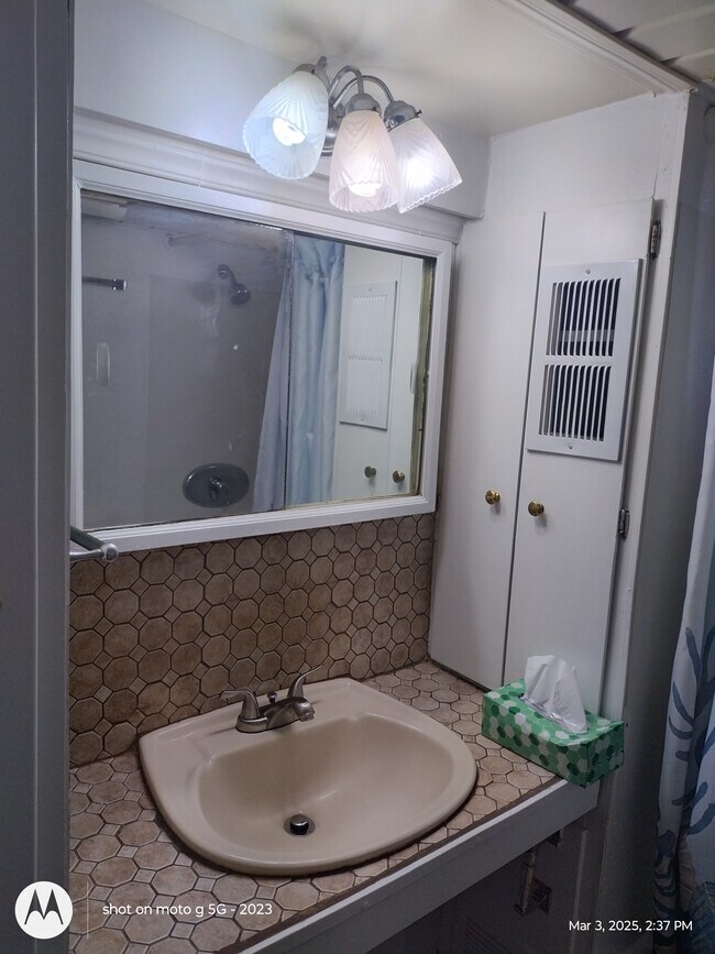 Foto del edificio - 2643 Ridge Ave