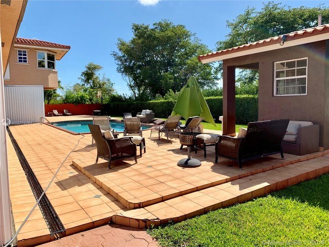 Building Photo - 9410 E Calusa Club Dr