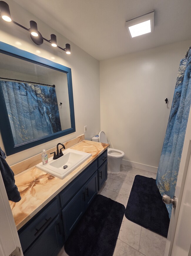 Building Photo - 401 Stallion Cir