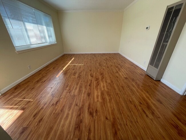 Building Photo - Unit 3