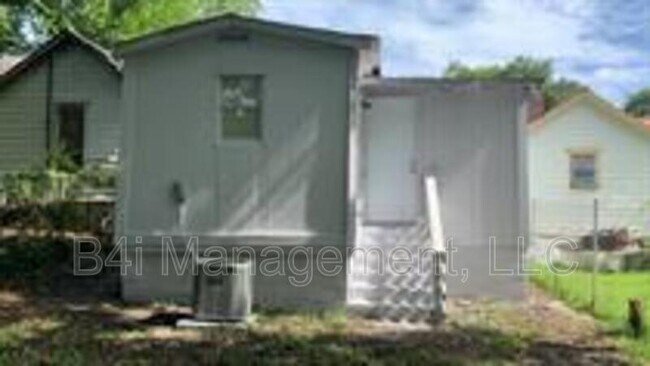 Building Photo - 2728 9th St