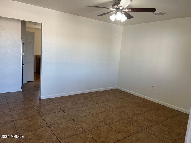 Building Photo - 149 N Phyllis