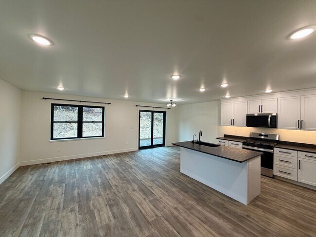 Foto del edificio - 3 B Raven Rdg Rd