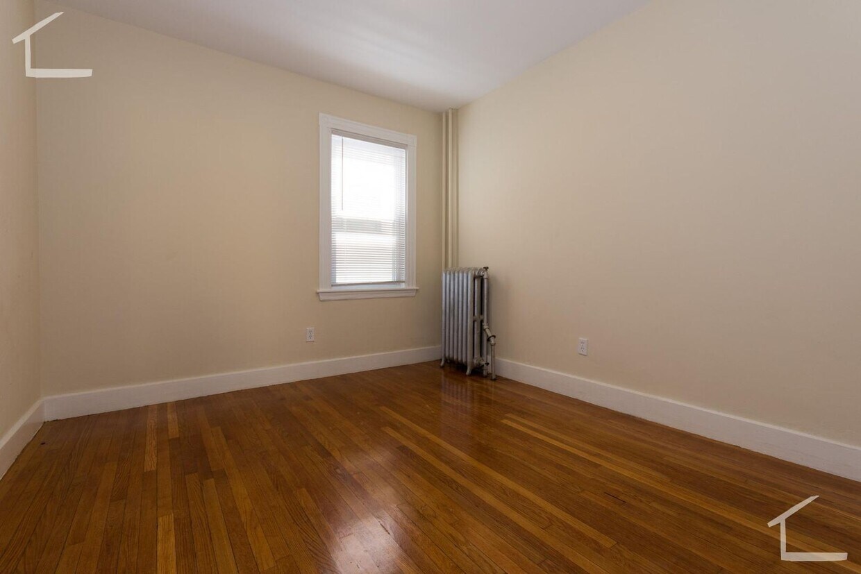 Primary Photo - Nicely renovated 3 bed in Brighton.
