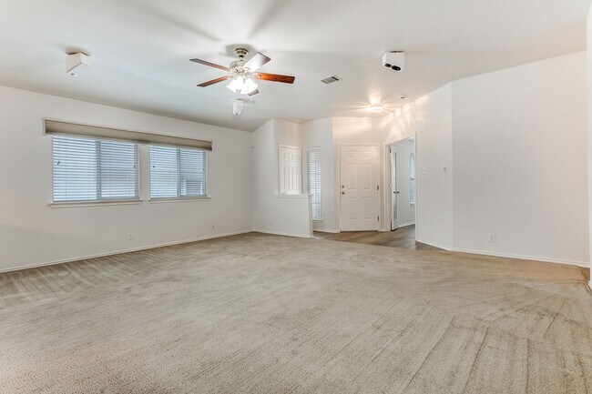 Foto del edificio - 3 bedroom, 2 bath home in Pheasant Ridge!