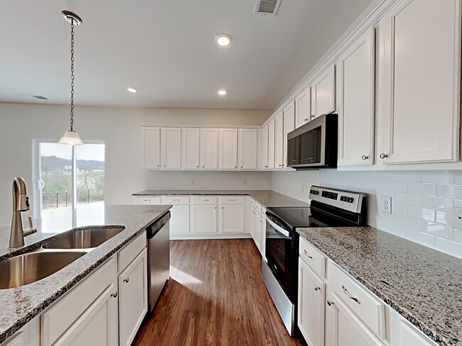 Building Photo - 1111 Amberly Way
