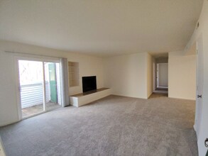 Building Photo - 600 Reusens Rd