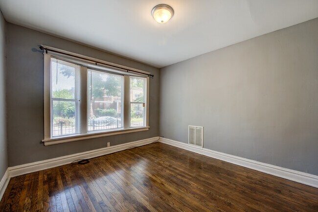 Foto del edificio - 11638 S Yale Ave