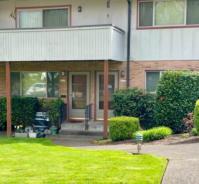 Foto del edificio - Large Clean Open Hillsdale apartment, Big ...