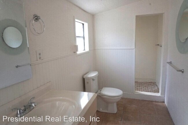 Building Photo - 15086 Woodard Rd