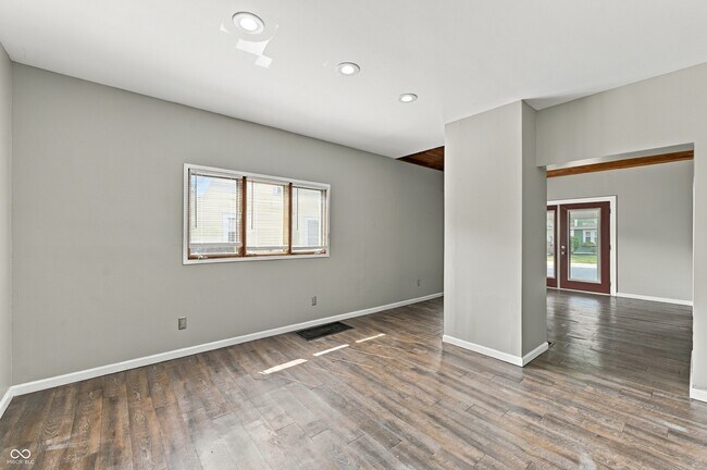 Building Photo - 6159 Broadway St