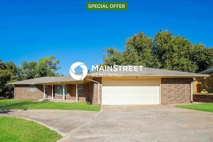 Foto principal - 3 Bedroom Pet-Friendly Home in EDMOND, OK ...