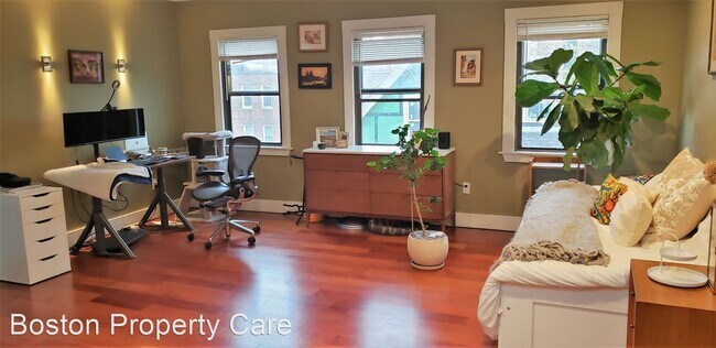 Foto del edificio - 3 br, 2.5 bath House - 157 Babcock St #3