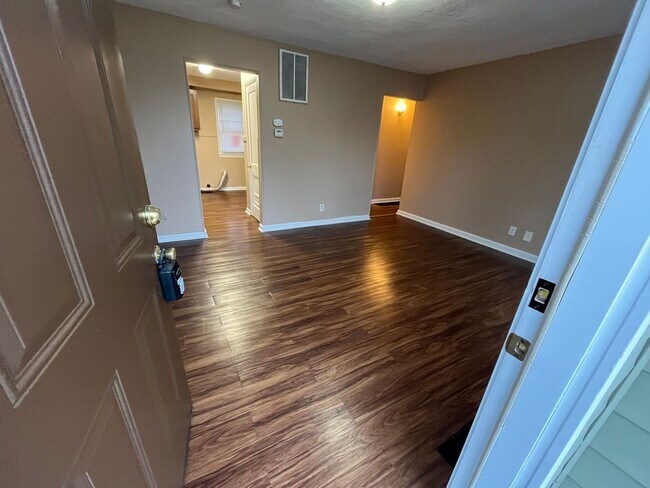 Foto del edificio - **Deposit Special $500**Available Now** 45...