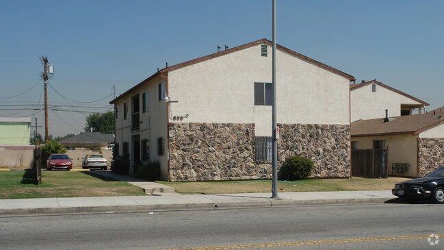 Building Photo - 855-859 863 867, 871 E. 120th St