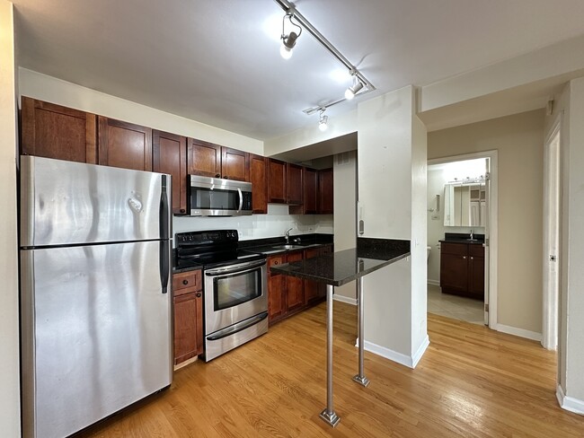 Building Photo - 4180 N Marine Dr