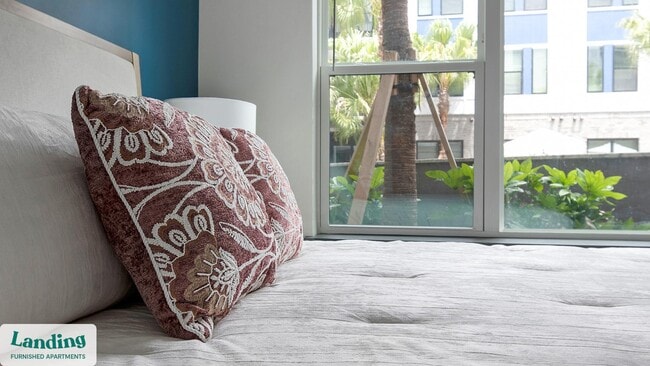 Building Photo - 944 Broadcast Pl