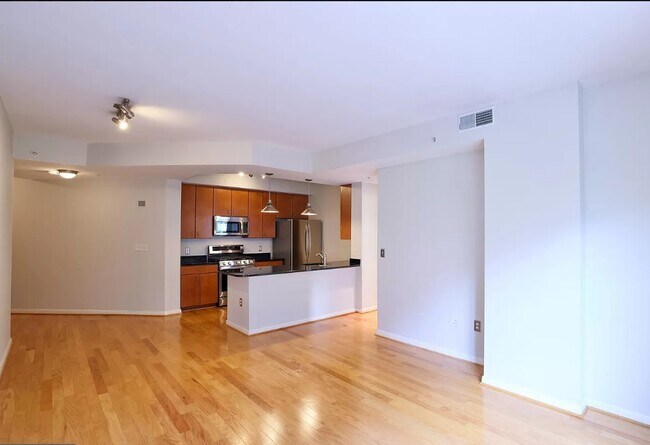 Foto del edificio - 1001 L St NW
