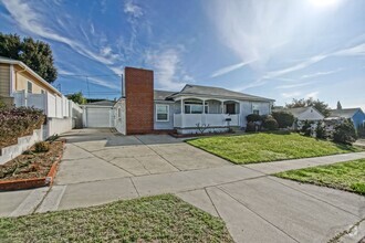 Building Photo - 22922 Cabrillo Ave