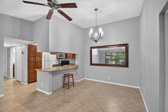 Building Photo - 812 Sky Pine Way