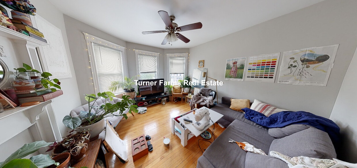 Primary Photo - 13 Pleasant St