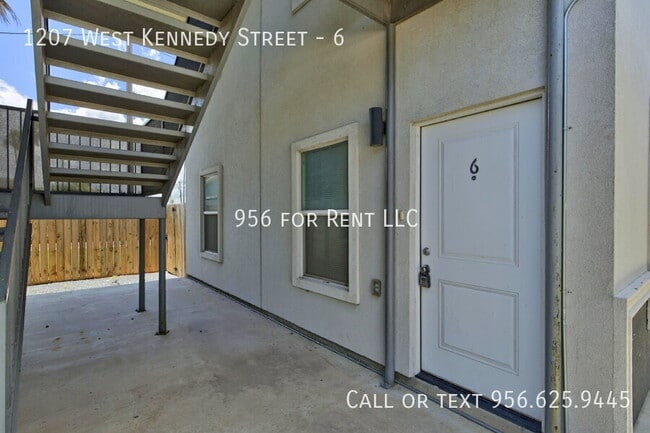 Building Photo - 1207 W Kennedy St