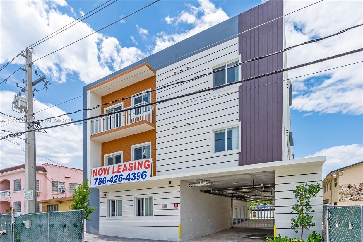 Foto principal - 1534 NW 1st St