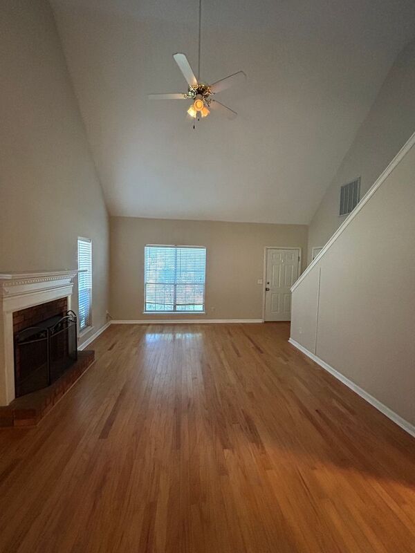 Foto del edificio - 189 Stonecliff Cir