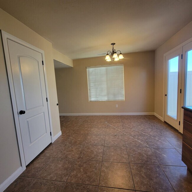 Foto del edificio - Pet Friendly Townhome