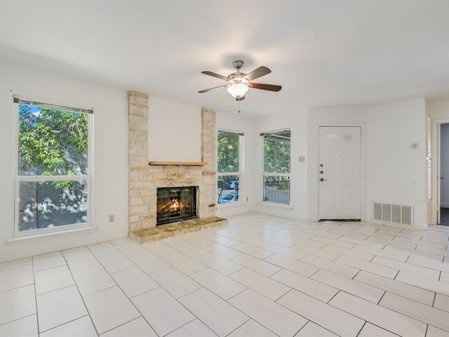 Building Photo - 10616 Mellow Ln