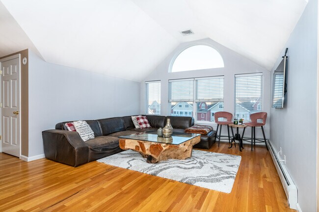 Foto del edificio - 112 Outlook Ave